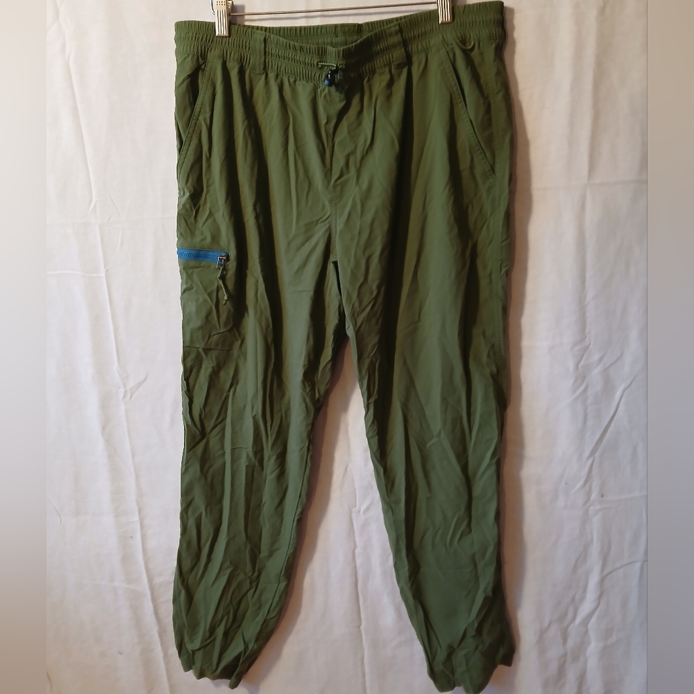 REI Unisex Olive Cargo Pants with Blue Accent Sz.L